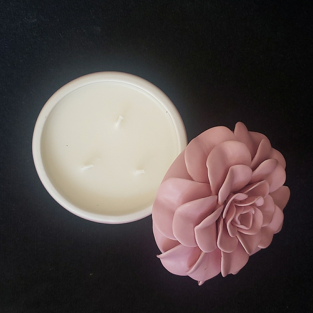 ❤️BUY 2 GET 1 FREE  PINK FLOWER THAI LILY CANDLE - Picture 4 of 5